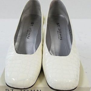 ST. JOHN PUMPS - WHITE SNAKE PRINT - SIZE 8